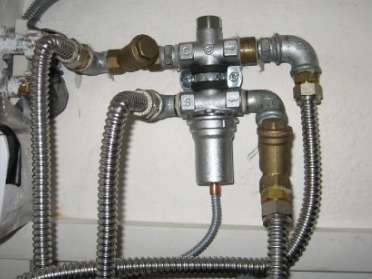 Obr. 13 Detail zapojen teplovodnho ventilu pojistnho zazen