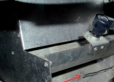Obr. 3 Detail umístění termočlánků a odběrové sondy ve spalovací komoře a v přerušovači tahu