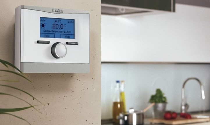 Obr. Provoz vytápění tepelným čerpadlem flexoCOMPACT exclusive v domě majitele řídí ekvitermní regulátor VRC 700. (ilustrační obrázek)