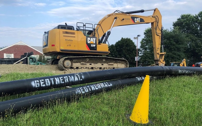 Pokldn rozvodnho potrub sdlench geotermlnch vrt ve mst Framingham. Zdroj: Eversource