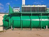Kogenerační jednotka E.ONu v Jindřichově Hradci má instalovaný elektrický výkon 999 kWe a tepelný výkon 1 180 kWt