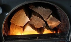 Obrázek 1c Způsob přikládky „Zápal nahoru“